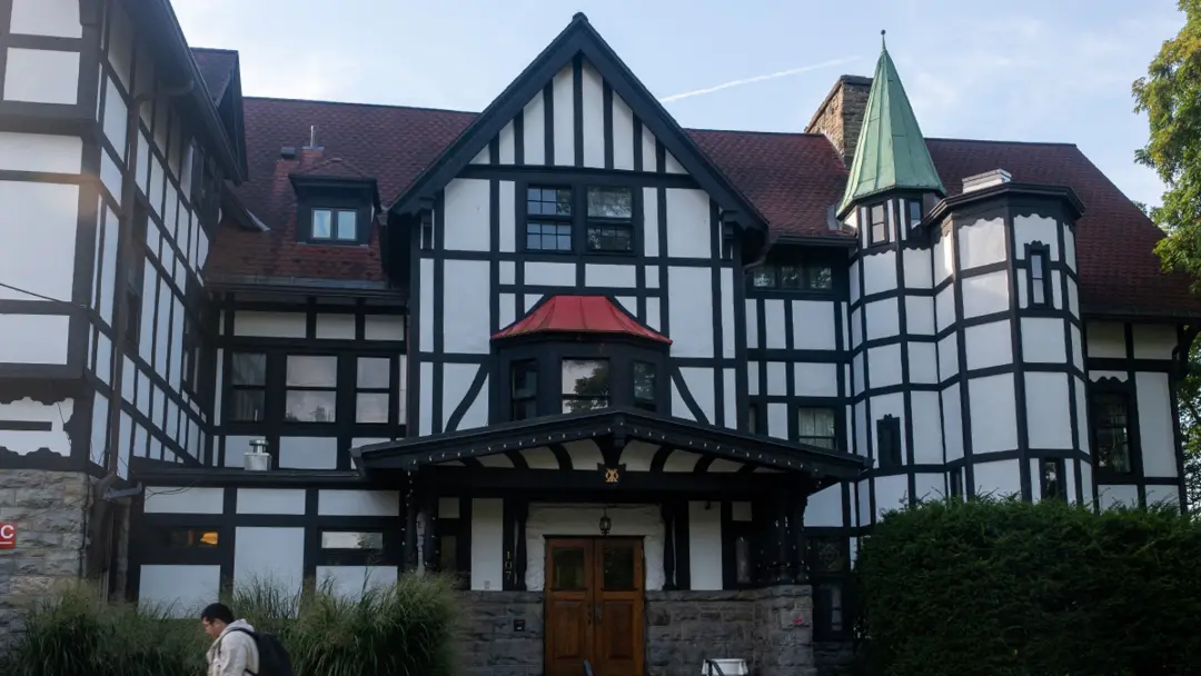 Cornell Chi Phi Fraternity dispensou membros acusados de agressão sexual dias depois de um aluno ir à polícia. Essas aç…