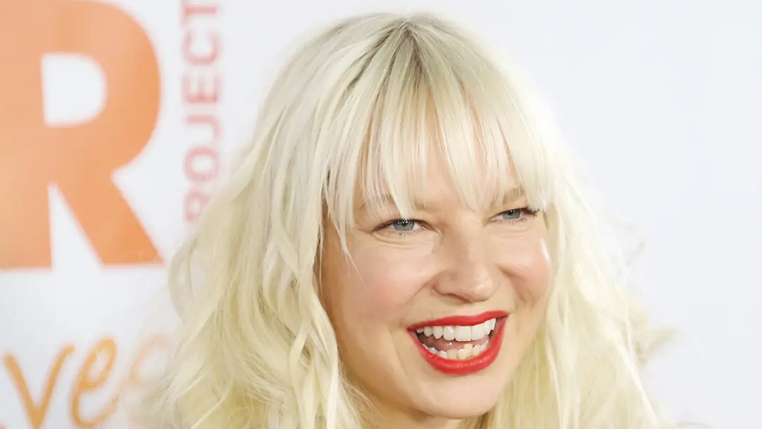Sia vendeu 50 por cento do catálogo musical por 180 milhões de dólares. Esse valor alto mostra o poder do mercado music…