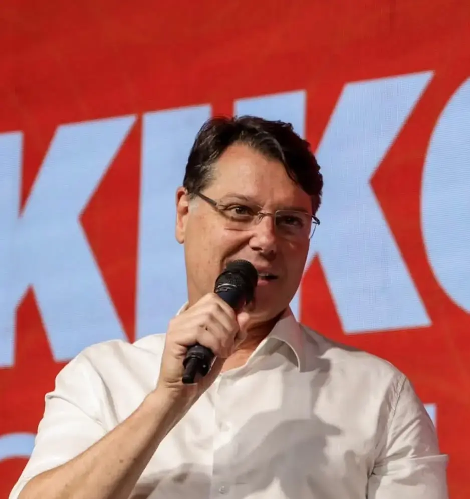 Kiko Caputo criticou a ausencia do balanço do BRB, acusando falta de transparencia na gestão. O rombo financeiro do ban…