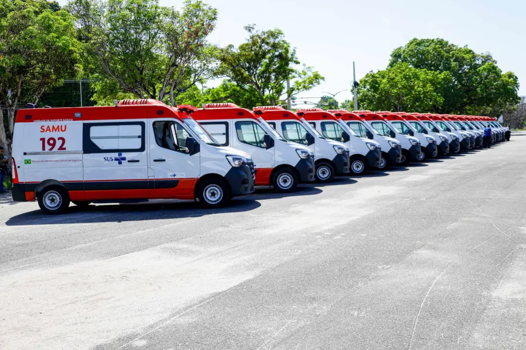 Pará recebeu 37 veículos, 20 ambulâncias e 17 micro-ônibus, pra reforçar a saúde de 35 municípios. É um avanço importan…