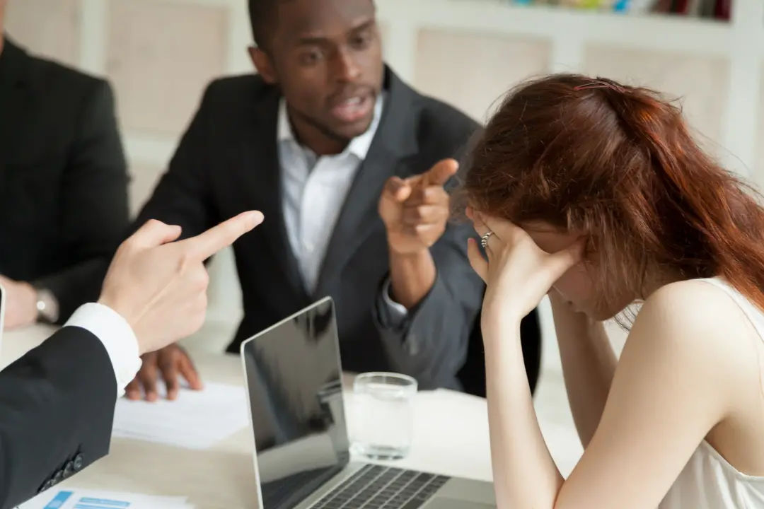 Projeto de Lei 3151/26 prevê que empregadores indenizem funcionário em caso de atraso salarial, com até 20% do valor lí…
