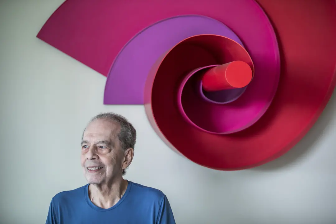 César Oiticica, integrante do Grupo Frente, faleceu no Rio aos 87 anos. A trajetória dele, junto com o irmão Hélio, foi…