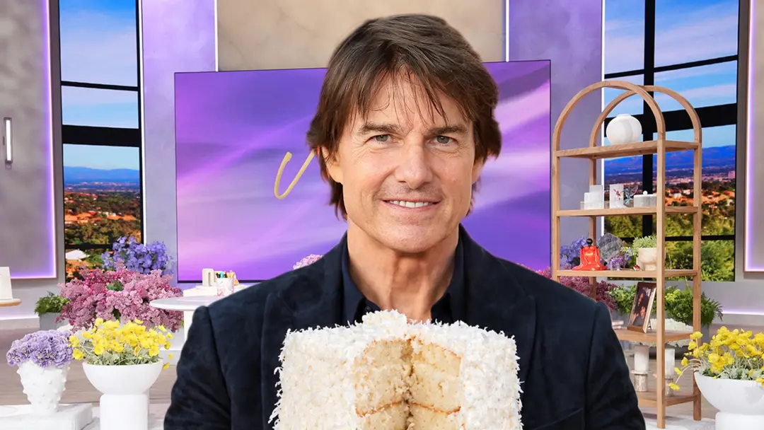 Tom Cruise deu fatias de um bolo famoso de coco para todo mundo que estava na plateia do show da Jennifer Hudson. Achei…