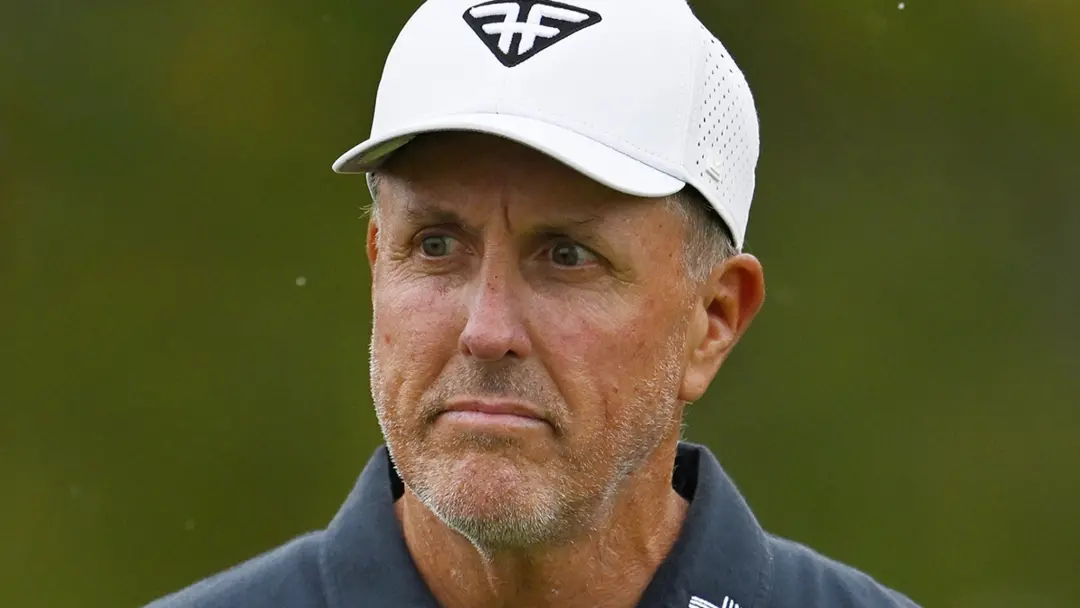 Phil Mickelson entrou em um centro de tratamento voluntariamente por conta de trauma familiar e dependência. Ver alguém…