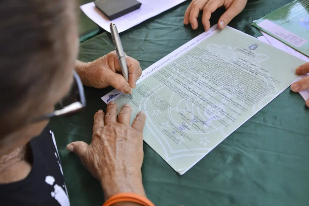 Regularização fundiária não é só entregar título, é garantir o direito à cidade. A Lei nº 13.465/2017 define Reurb como…