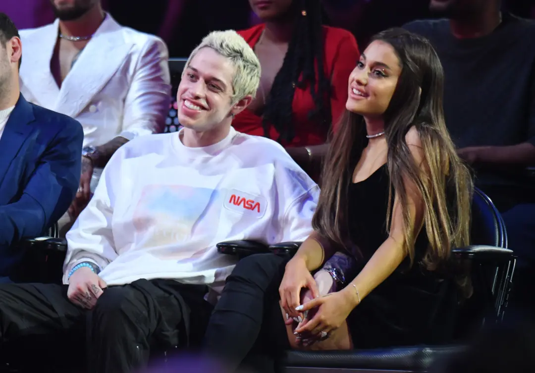 Pete Davidson chamou a ex Ariana Grande de super talentosa e muito legal em entrevista na Variety. É importante ver com…
