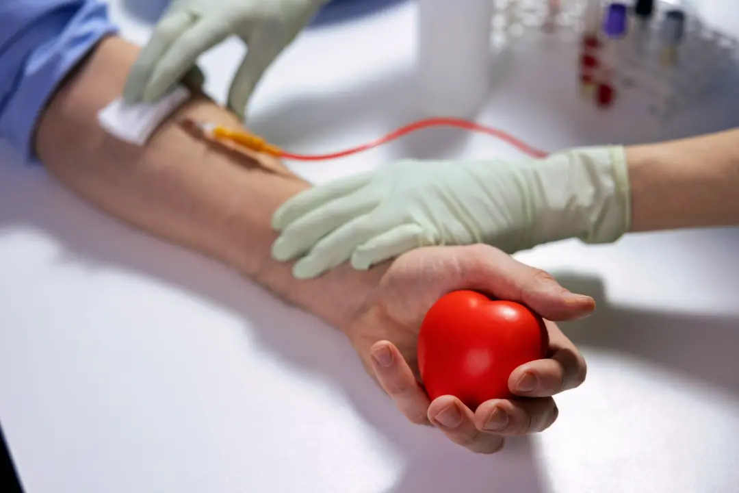 Novas regras para doação de sangue entram em vigor no Brasil, reduzindo prazos de impedimento pós procedimentos estétic…