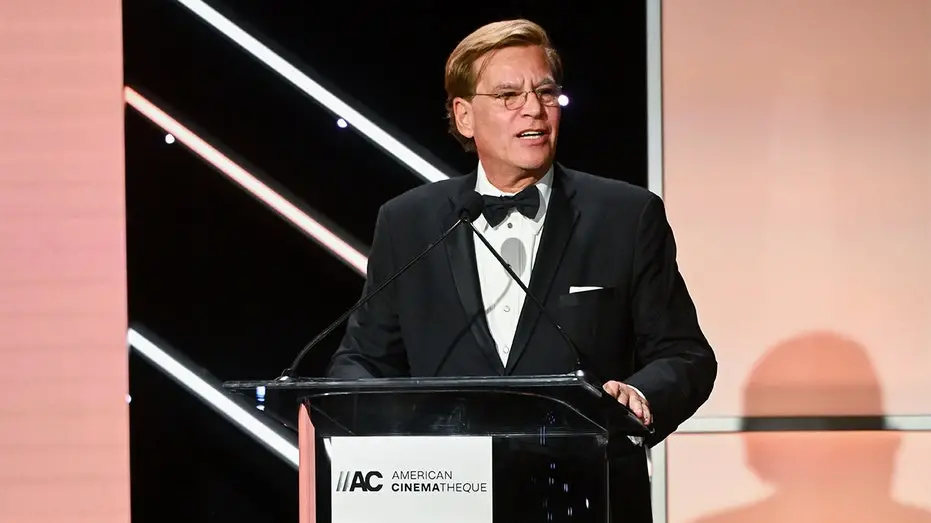 Aaron Sorkin decidiu tirar o nome de Donald Trump do filme Social Reckoning, que vai mostrar o papel do Facebook. Ele d…