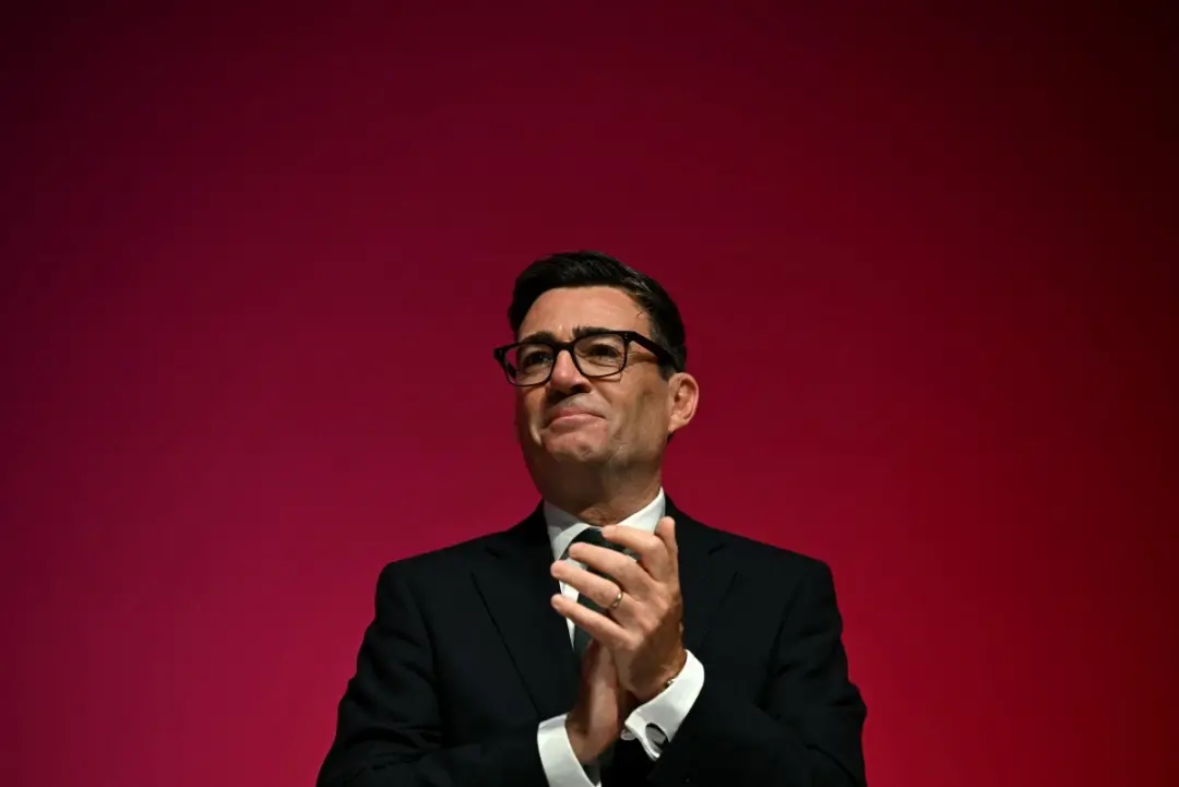 Andy Burnham trouxe de volta o debate sobre o Reino Unido retornar à União Europeia. A Comissão Europeia disse que Lond…