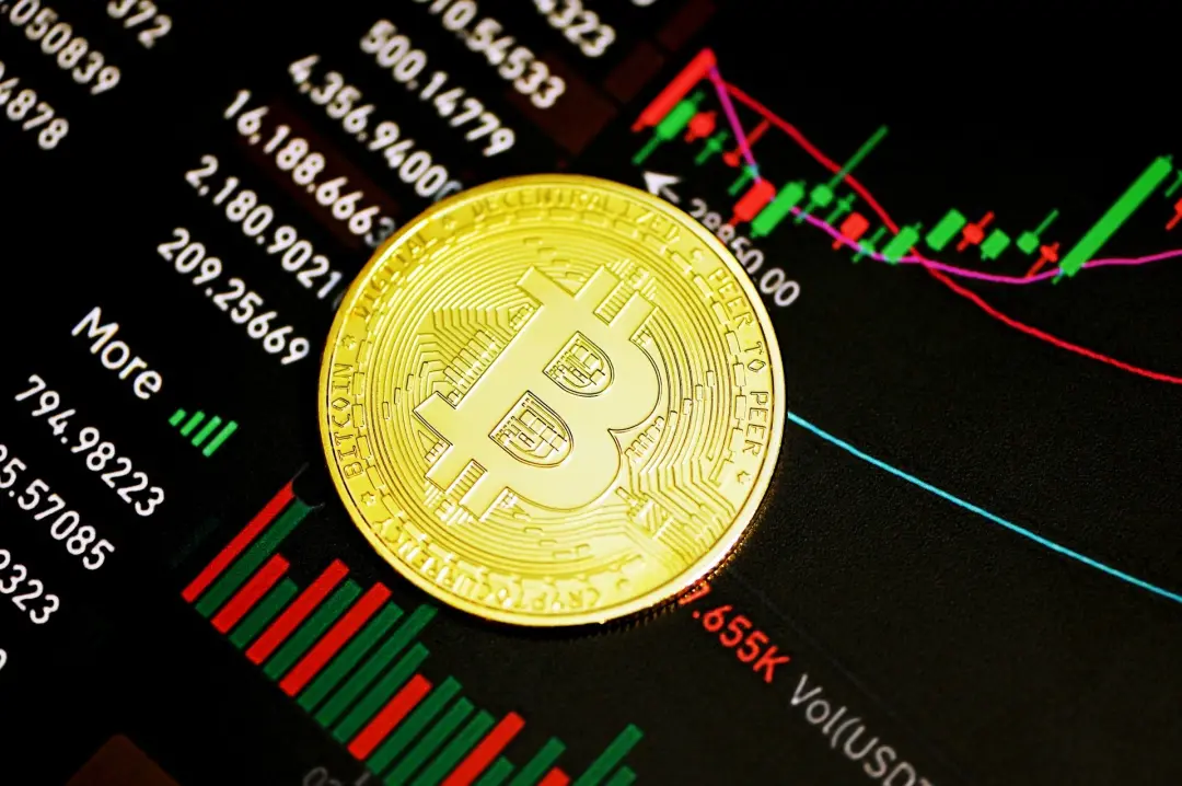 39,26% de alta no Bitcoin no terceiro trimestre, batendo o ouro, que subiu 2,58% no mesmo período. A recuperação depois…