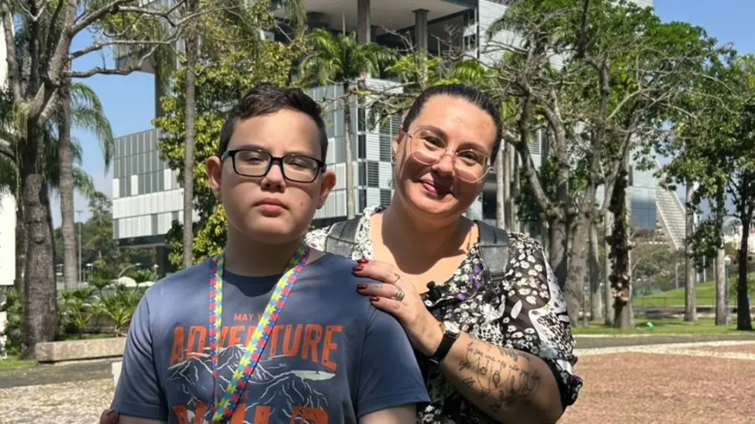 Carteira da Mãe Atípica vai começar a ser emitida no Detran-RJ a partir de novembro, garantindo prioridade em saúde e a…