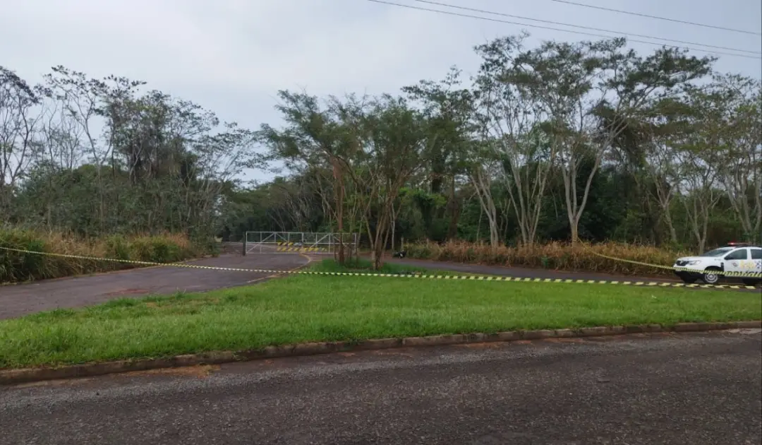 Rosana, SP. Morte de homem de 31 anos na margem de rodovia passa a ser investigada como homicídio. O necroscópico apont…