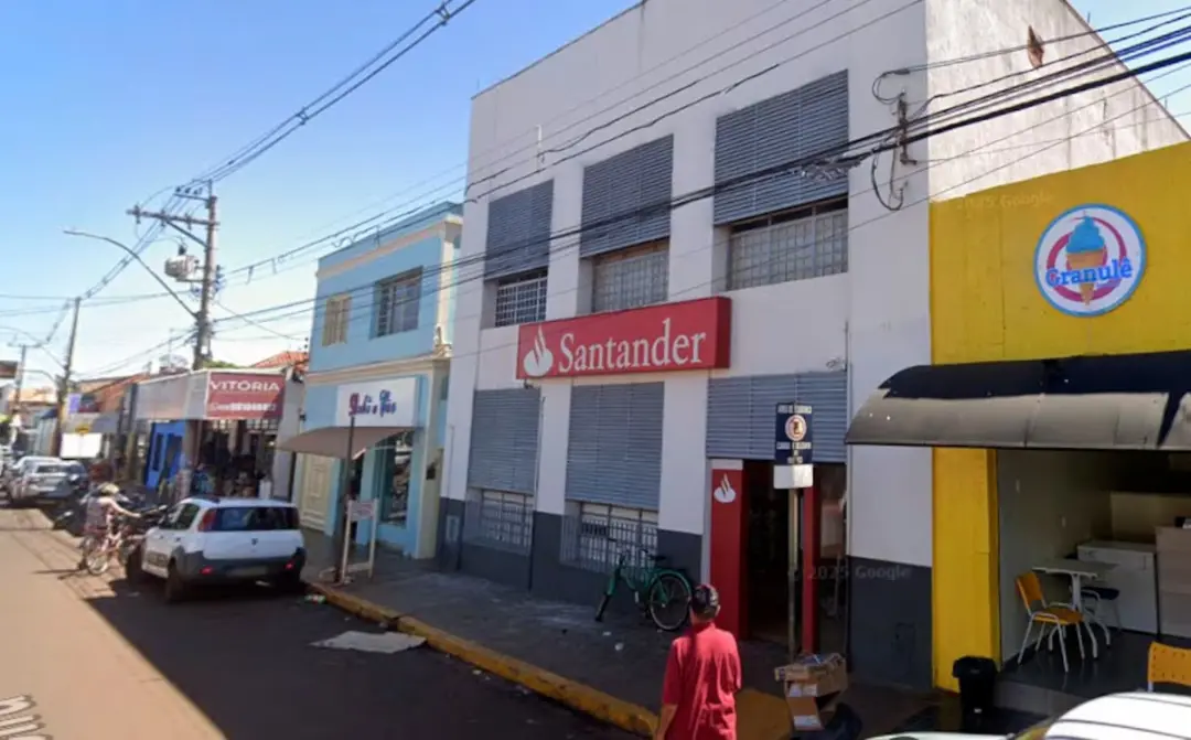 Funcionária de banco em São Paulo desviou 2,1 milhões de reais de idosos entre 2024 e 2026. Usar a confiança do cargo p…