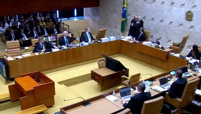 Gilmar Mendes homenageou Edson Fachin pelo tom sóbrio mantido na condução do Supremo. A manutenção da serenidade e rigo…