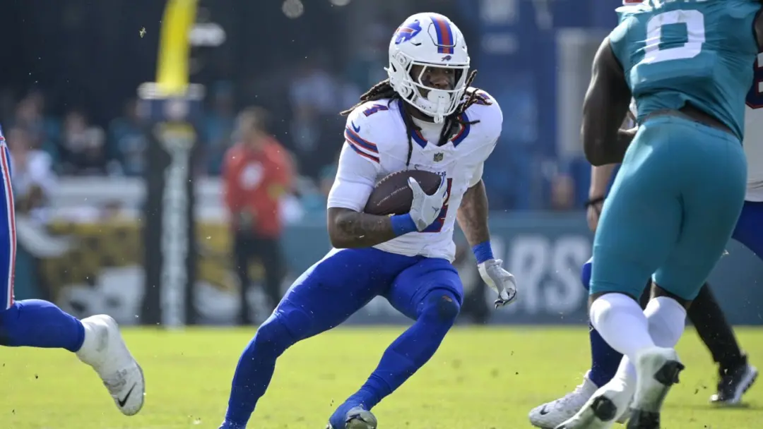 James Cook, jogador dos Buffalo Bills, tem questões contratuais vindo aí. Ele assinou uma extensão de quatro anos por 4…