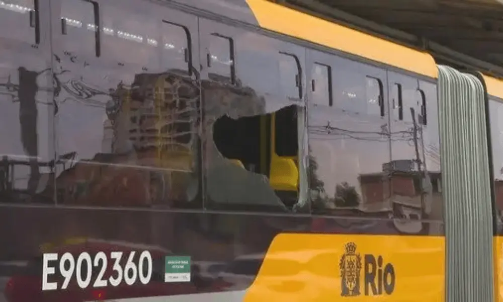 Um passageiro morreu atingido por tiro em ônibus do BRT na manhã de quarta-feira, perto da Estação Asa Branca, em Curic…