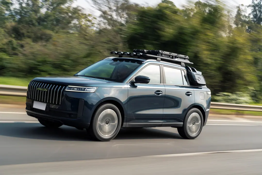 Jaecoo 5 chega por R$ 154.990, SUV híbrido que mira o mercado de T-Cross e Tracker. Aposta em equipamentos recheados pa…