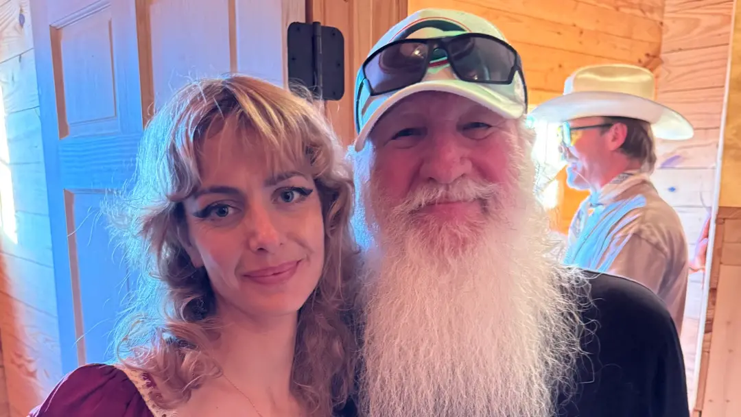 Hannah Cohen gravou Robert Lester Folsom numa releitura de Music and Dreams para o aniversário de 50 anos de um álbum. …