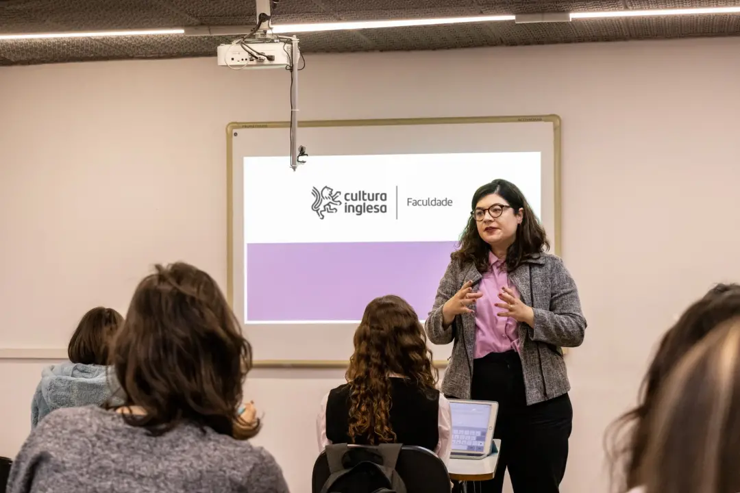 Faculdade Cultura Inglesa lança cursos de IA e Cidadania Digital, junto com a pós em Tradução, pra acompanhar o mercado…