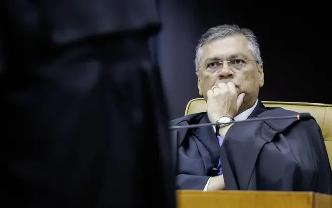 Ministro Dino pediu investigação da PF sobre ataques a imagens católicas em 11 casos noticiados. É grave ter indícios d…