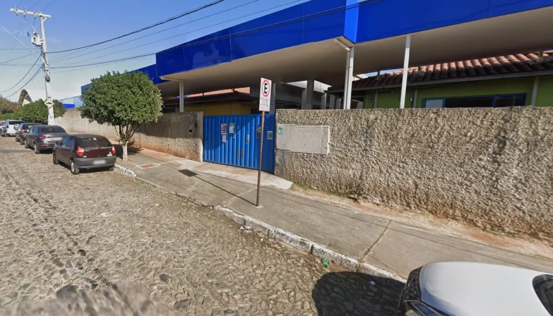 Lagoa Santa suspendeu as aulas por 20 casos confirmados de sarna na escola municipal. É um problema de higiene que prec…