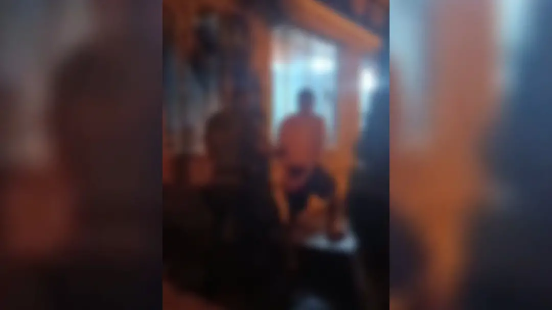São Manuel, SP, viu um homem de 28 anos preso após briga com o irmão com deficiência motora e agredir a mãe. A agressão…