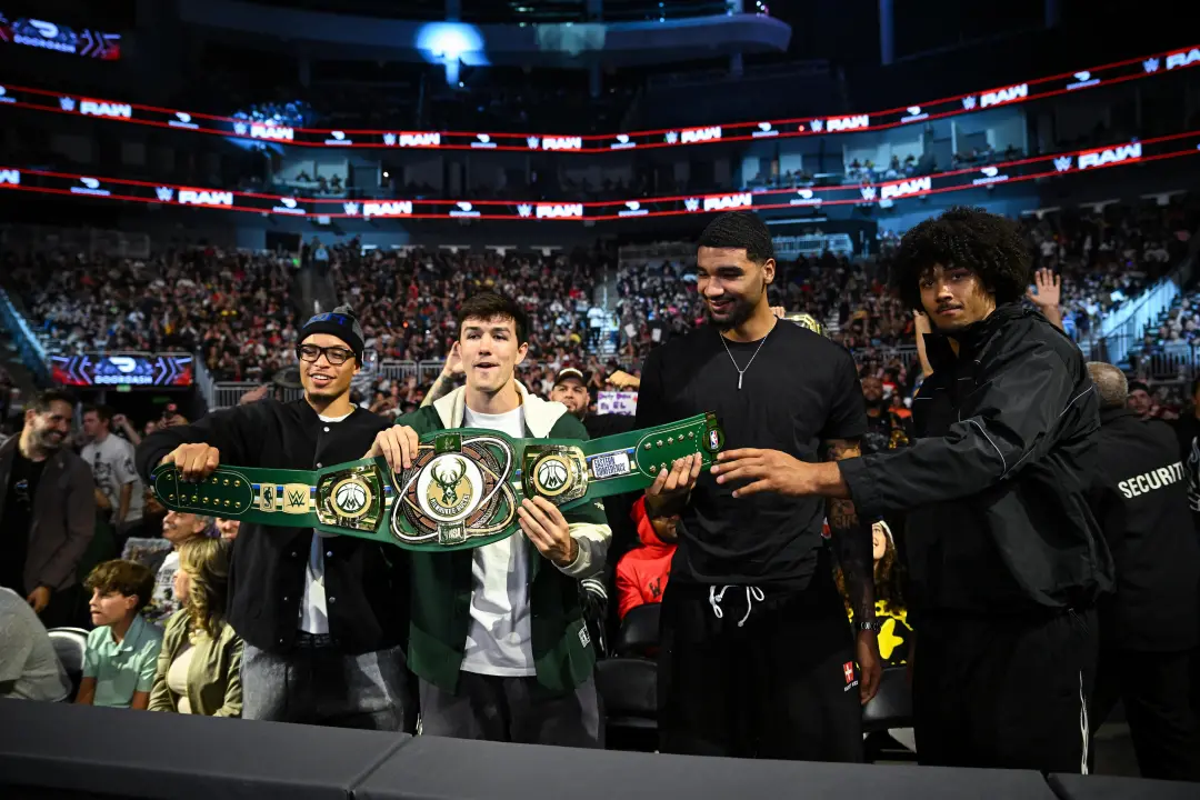 Milwaukee Bucks com projeção de 24 a 58 vitórias no East, segundo previsões externas. A gente viu a comunidade projetar…