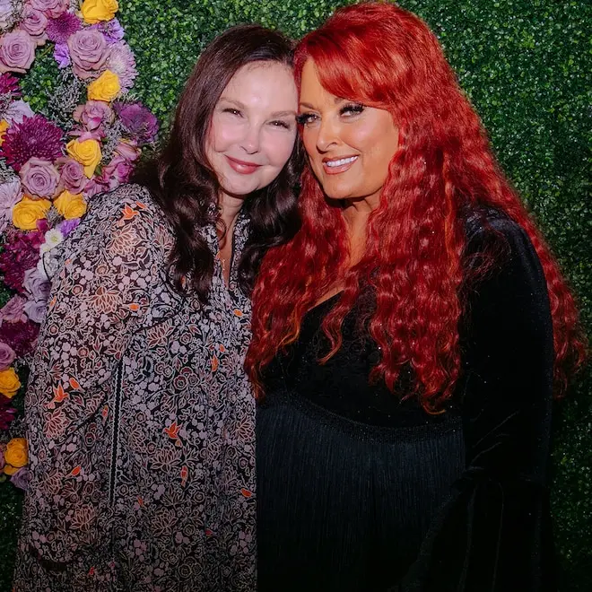 Wynonna Judd e Ashley Judd não estão mais conectadas. A cantora Wynonna compartilhou que as duas não estão conectadas n…