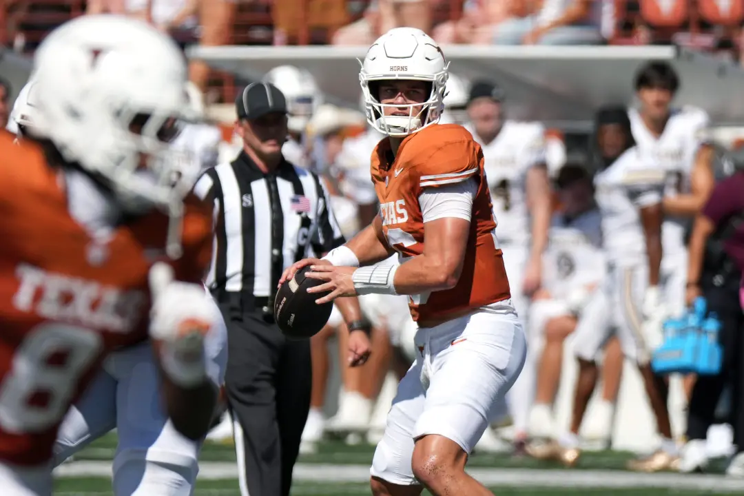 Texas Longhorns foi a nova primeira equipe na lista de Rece Davis, depois do Ole Miss cair para o oitavo lugar após a d…
