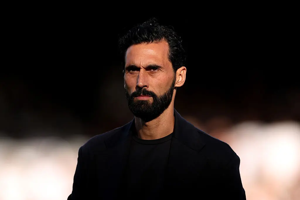 Álvaro Arbeloa foi acusado pela FA de conduta imprópria após comentários exaltados no pós-jogo contra o Manchester Unit…