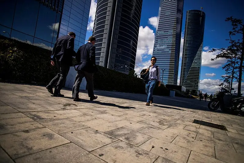 Madrid tem PIB per capita de 47.220 euros, quase 38% acima da média nacional em 2025. Essa diferença aumentou em relaçã…