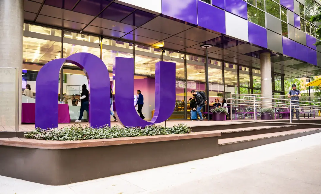 Nubank e Livelo fazem parceria, permitindo que clientes Ultravioleta e Croma transferam pontos para a Livelo a partir d…