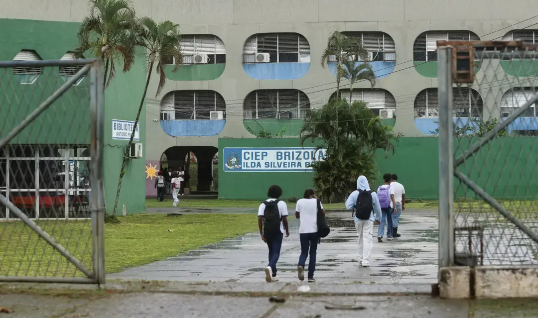 Confiança nas escolas caiu de 55% para 30% no Brasil, segundo a pesquisa do Infinis e Quaest. O fato é que a maioria do…