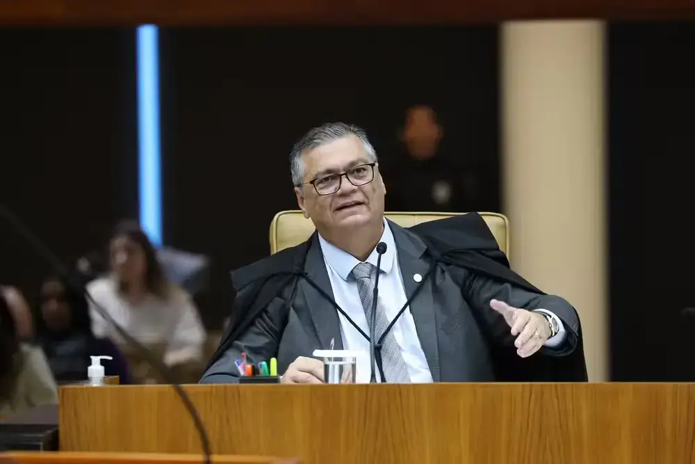 Ministro Dino determina que a Polícia Federal investigue ataques a imagens e espaços religiosos em várias regiões do pa…