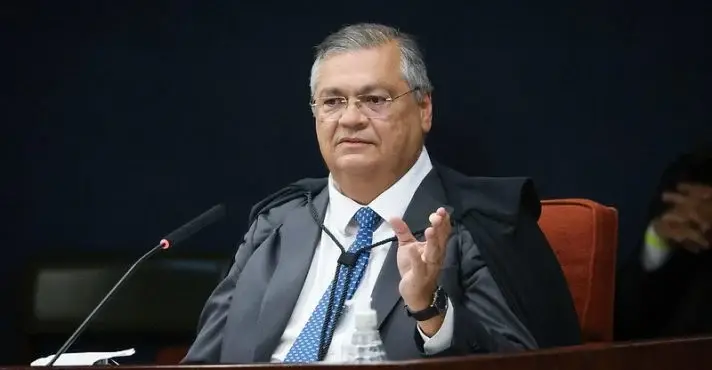 Ministro Dino mandou a PF investigar supostos ataques a imagens religiosas em vários Estados. O ministro viu uma aparen…