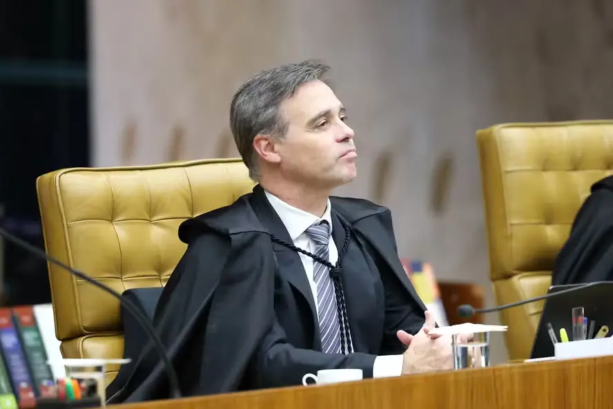 Ministro Mendonça votou para confirmar a derrubada de 1.125 posts sobre Nossa Senhora de Aparecida no TSE. É um lance c…