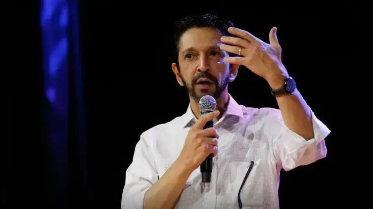 Ricardo Nunes respondeu aos ataques de Haddad durante o debate na TV Globo, afirmando que a resposta é o trabalho. É pe…