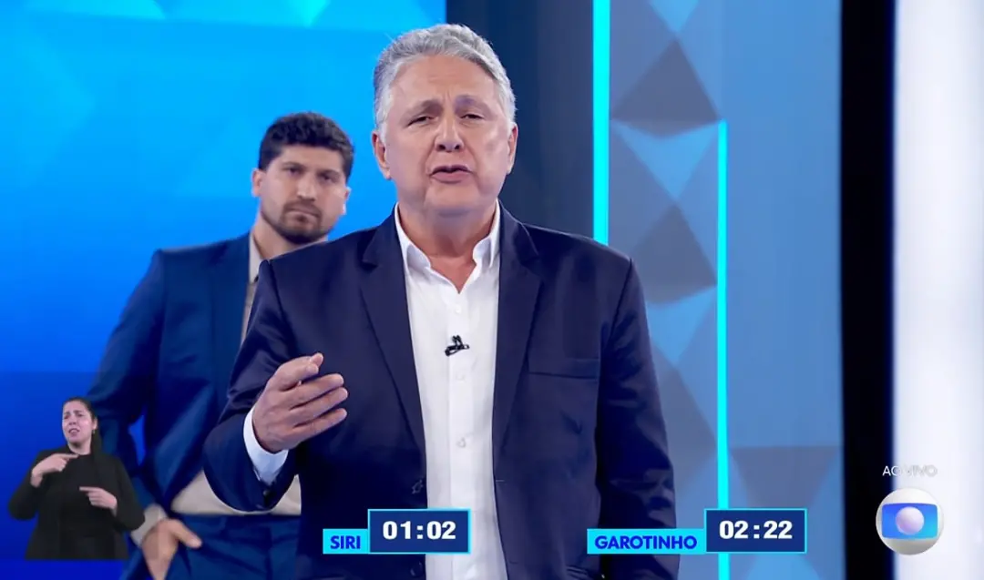 Garotinho relembrou o programa Leitinho Feliz em debate pelo governo do Rio, mostrando a distribuição de leite nas esco…