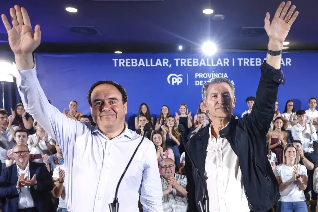 PSPV apresentou um dossiê em Les Corts Valencianes com suspeitas de corrupção envolvendo o presidente Juanfran Pérez Ll…
