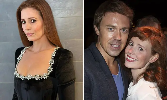 Amy Nuttall, atriz de Emmerdale e Downton Abbey, compartilhou no interview com a revista 1883 como lidou com situações …