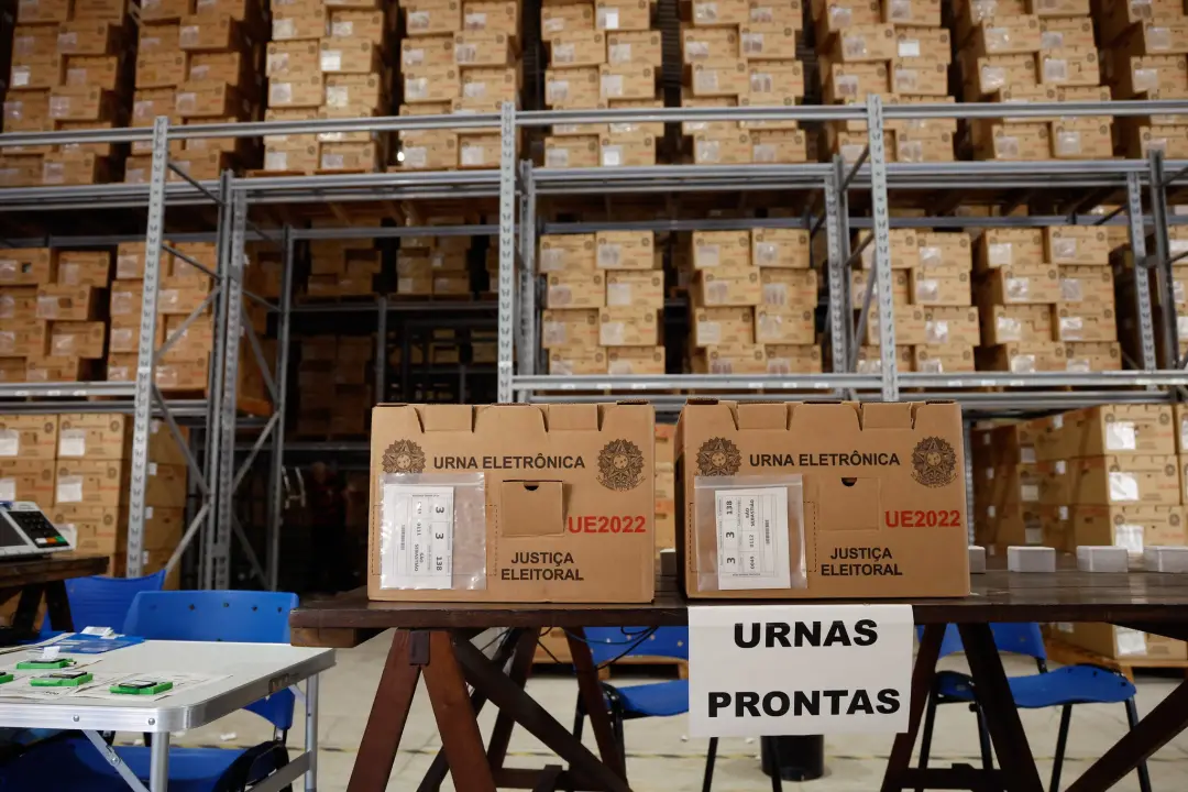Urnas em Alagoas prontas para 2026. O cálculo do voto útil, que faz o eleitor abandonar o preferido quando ele não tem …