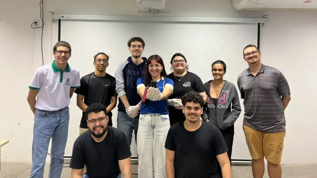 Cem estudantes de escolas públicas de Sorocaba e Fortaleza vão ter satélites construídos por eles enviados ao espaço em…