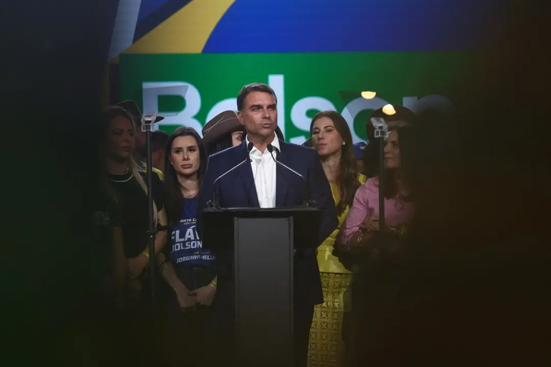 TSE julga a retirada de posts sobre Flávio Bolsonaro após o vaivém de decisões no Supremo. Decisões liminares sobre pro…
