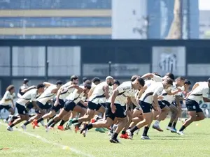 Santos adota diálogo com elenco para contornar R$ 30 milhões em atraso. Essa negociação mostra a fragilidade das estrut…