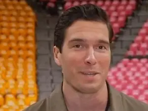 Will Reeve se cura de câncer após passar por cirurgias. É um grande alívio ver essa recuperação, pois mostra a importân…