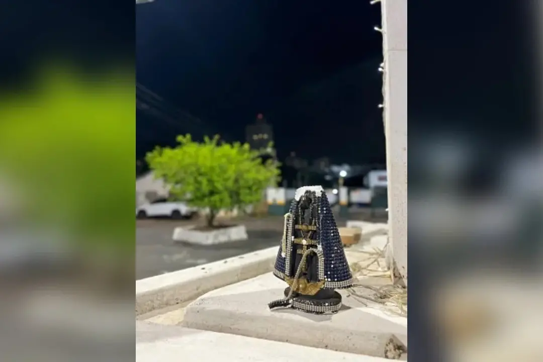 Cruz do Chilão, em Cuiabá, teve imagem de Nossa Senhora Aparecida encontrada sem cabeça. A Arquidiocese repudiou o vand…