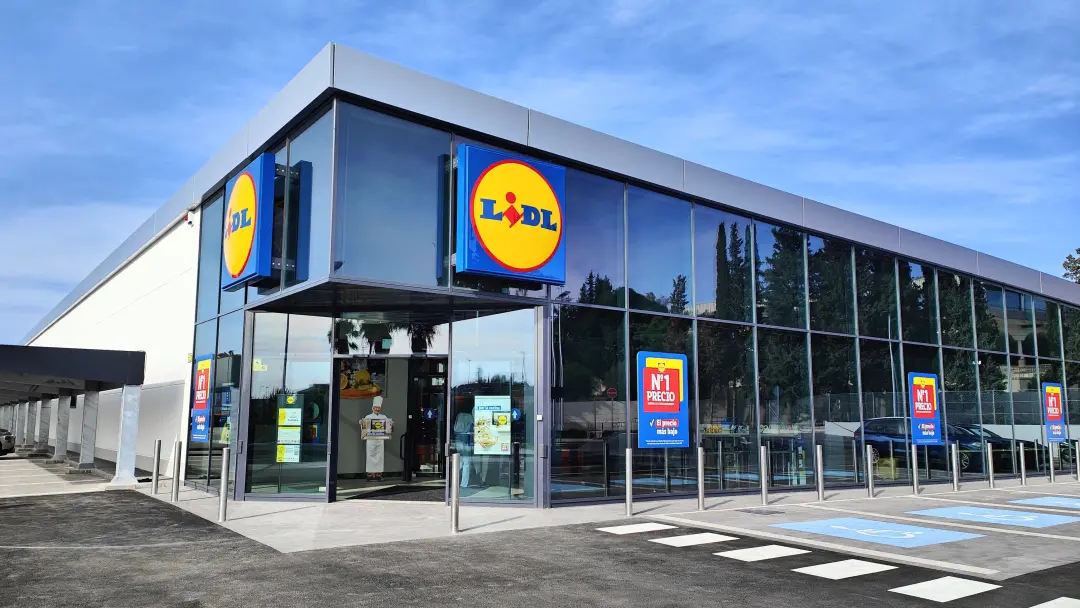 Lidl bateu recorde de lucro e vendeu 10% a mais em Espanha no ano fiscal de 2025. A meta é ultrapassar a Carrefour no s…