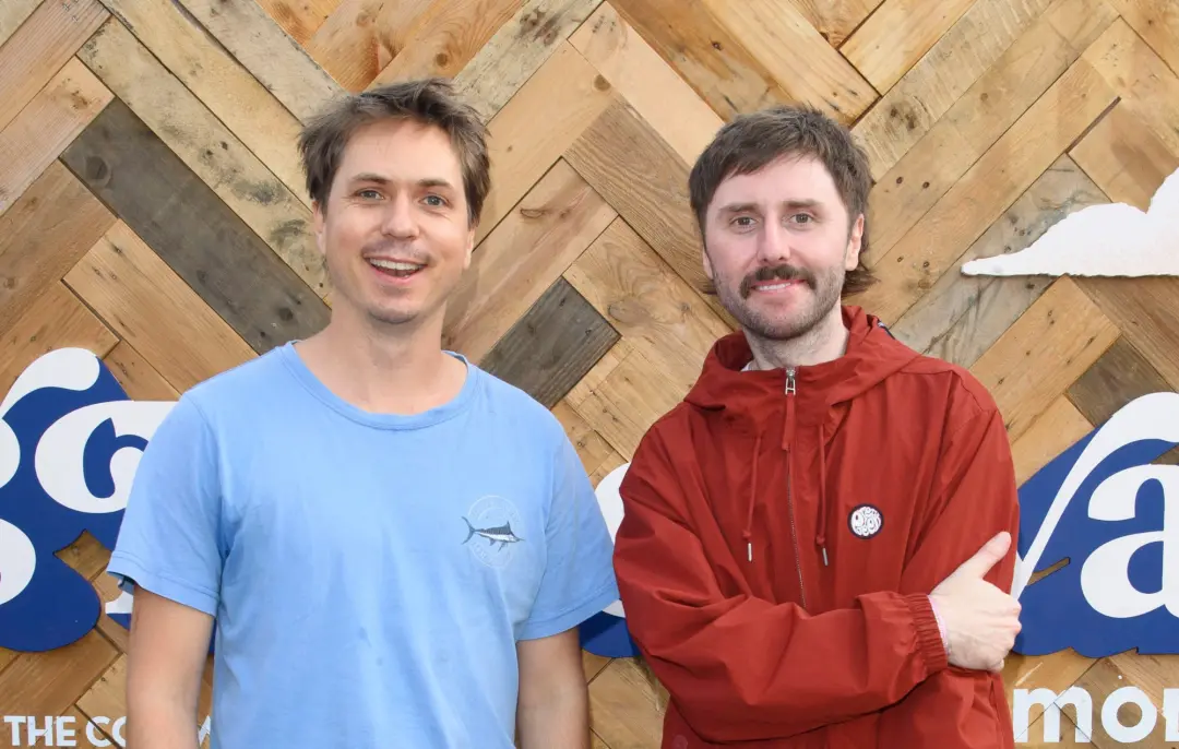 Joe Thomas e James Buckley, do The Inbetweeners, vão fazer uma série de viagens de quatro partes para a Channel 4. Pare…