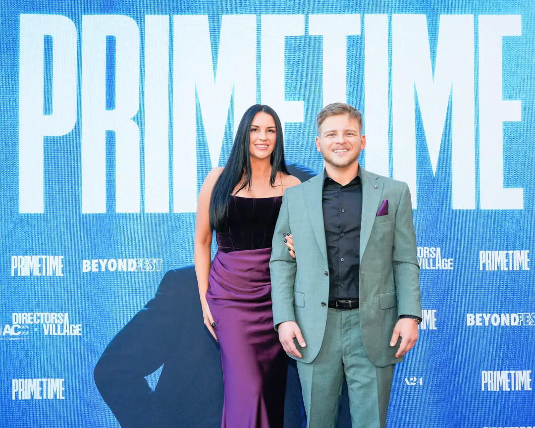 Jonathan Lipnicki, ator infantil, está em um papel novo e sombrio no filme, com cena nua sendo pego pelo Chris Hansen, …