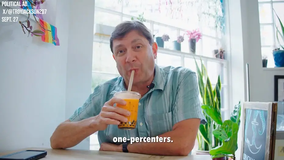 Troy Jackson, candidato do Partido Democrata em Maine, sofreu reação negativa de ambos os lados por um anúncio viral. O…